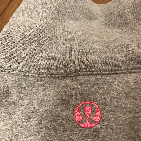 Limited edition seawheeze lululemon sweater - Picture 5 of 5